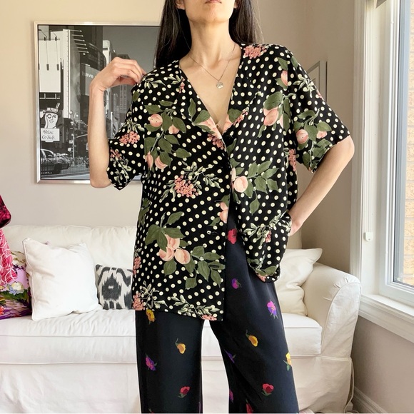 Vintage black polka dot and floral print button down short sleeve blouse - Picture 4 of 16